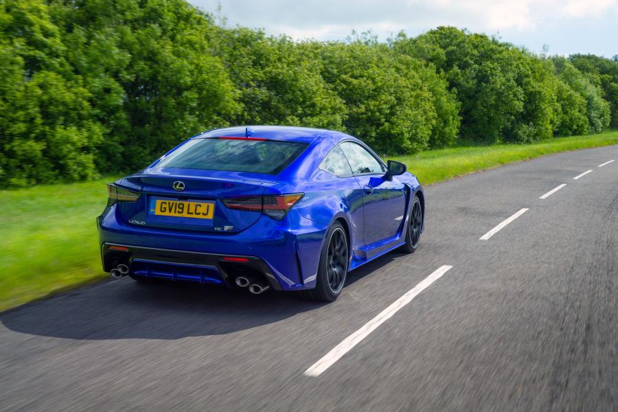  Lexus RC F 2019 года  (UK) (фото 9 из 40)